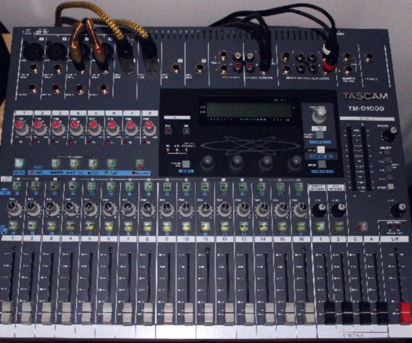 jitter rejection of Tascam TM D1000 digital console